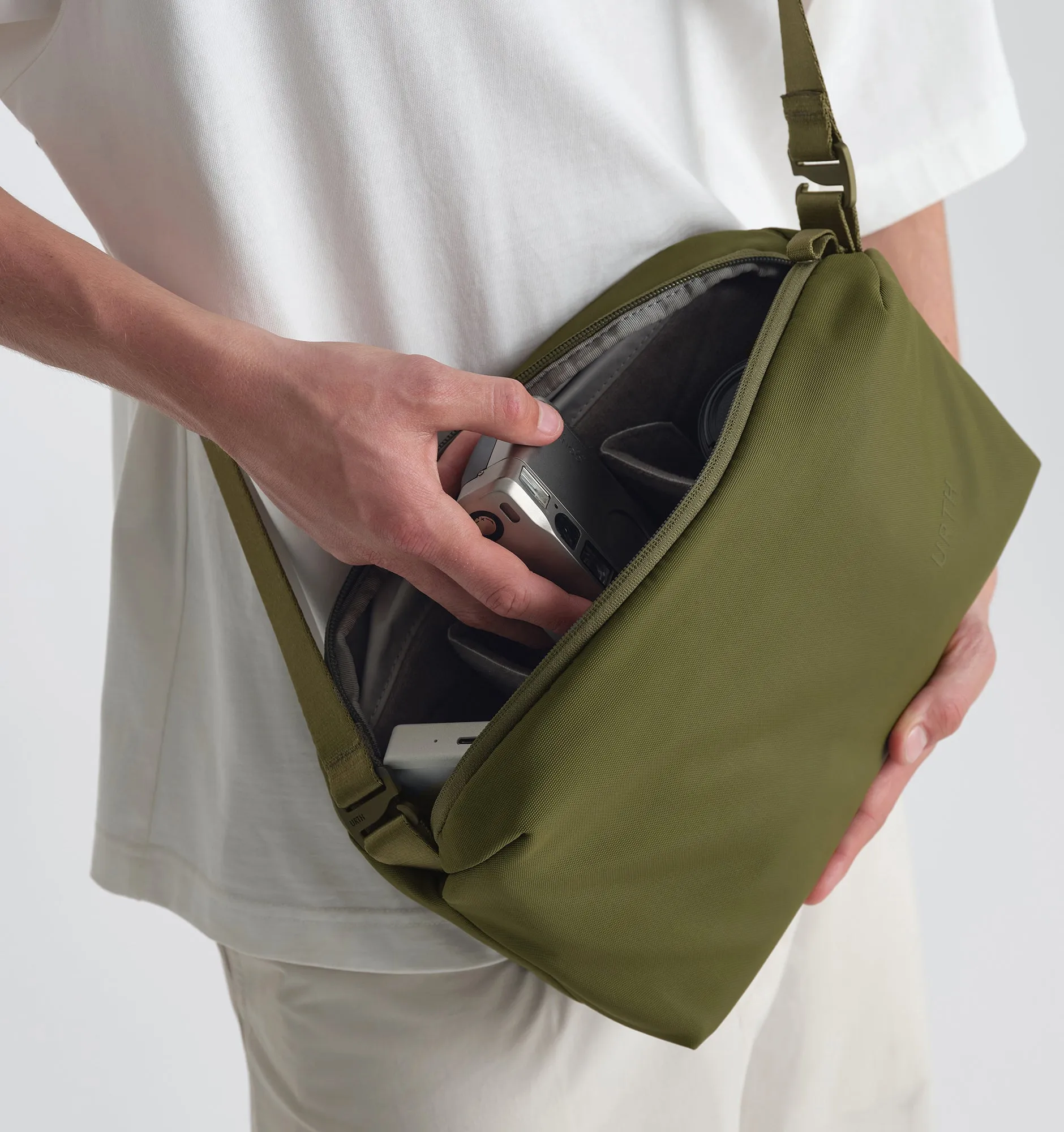 Urth Dolomite Crossbody Camera Sling