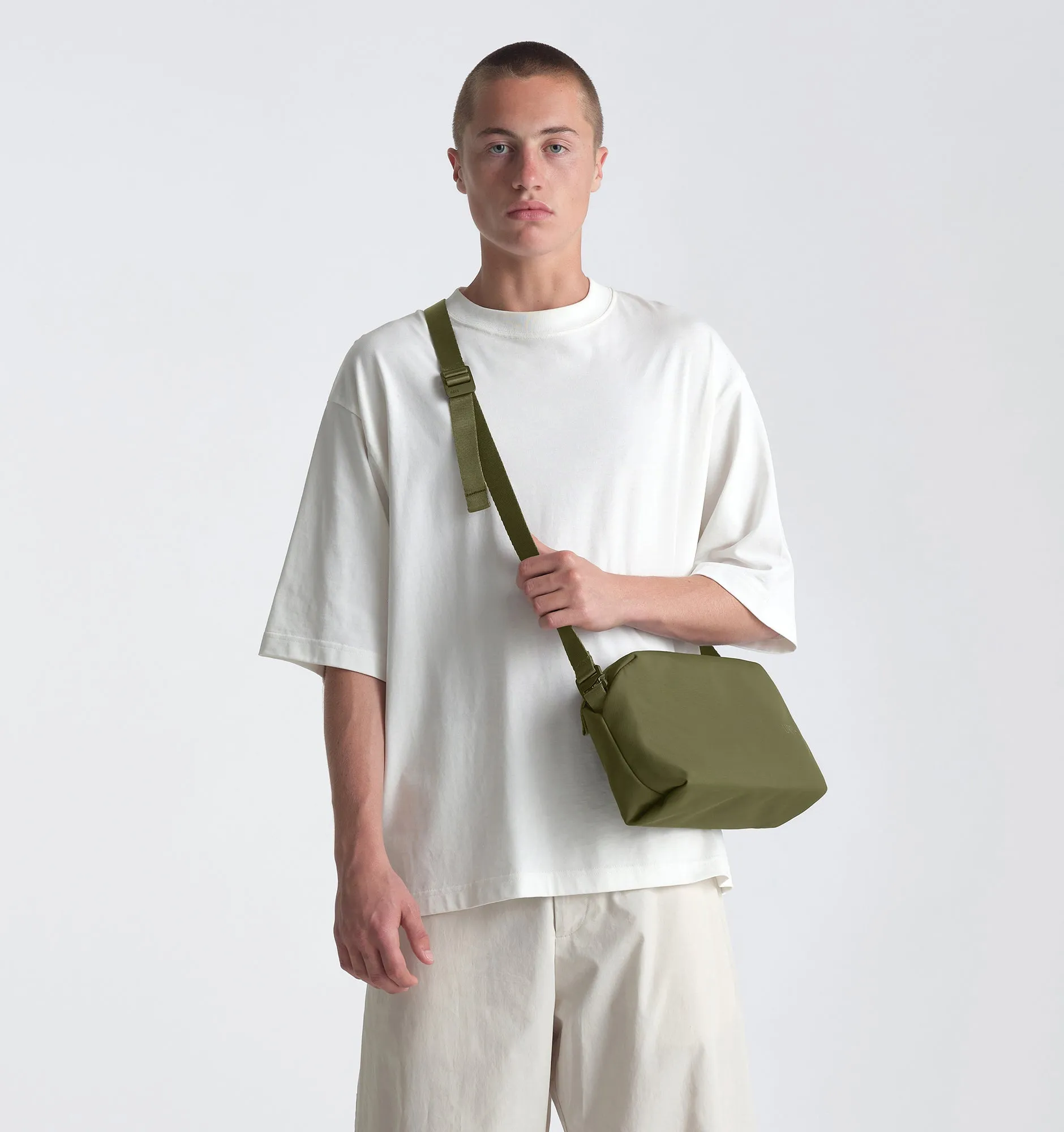 Urth Dolomite Crossbody Camera Sling