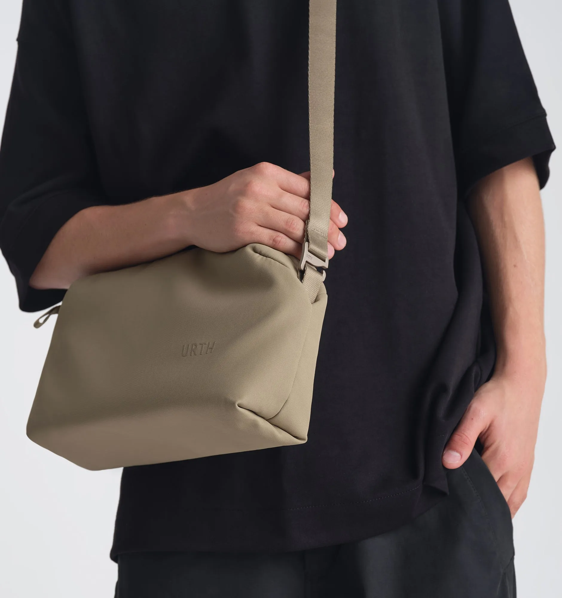 Urth Dolomite Crossbody Camera Sling