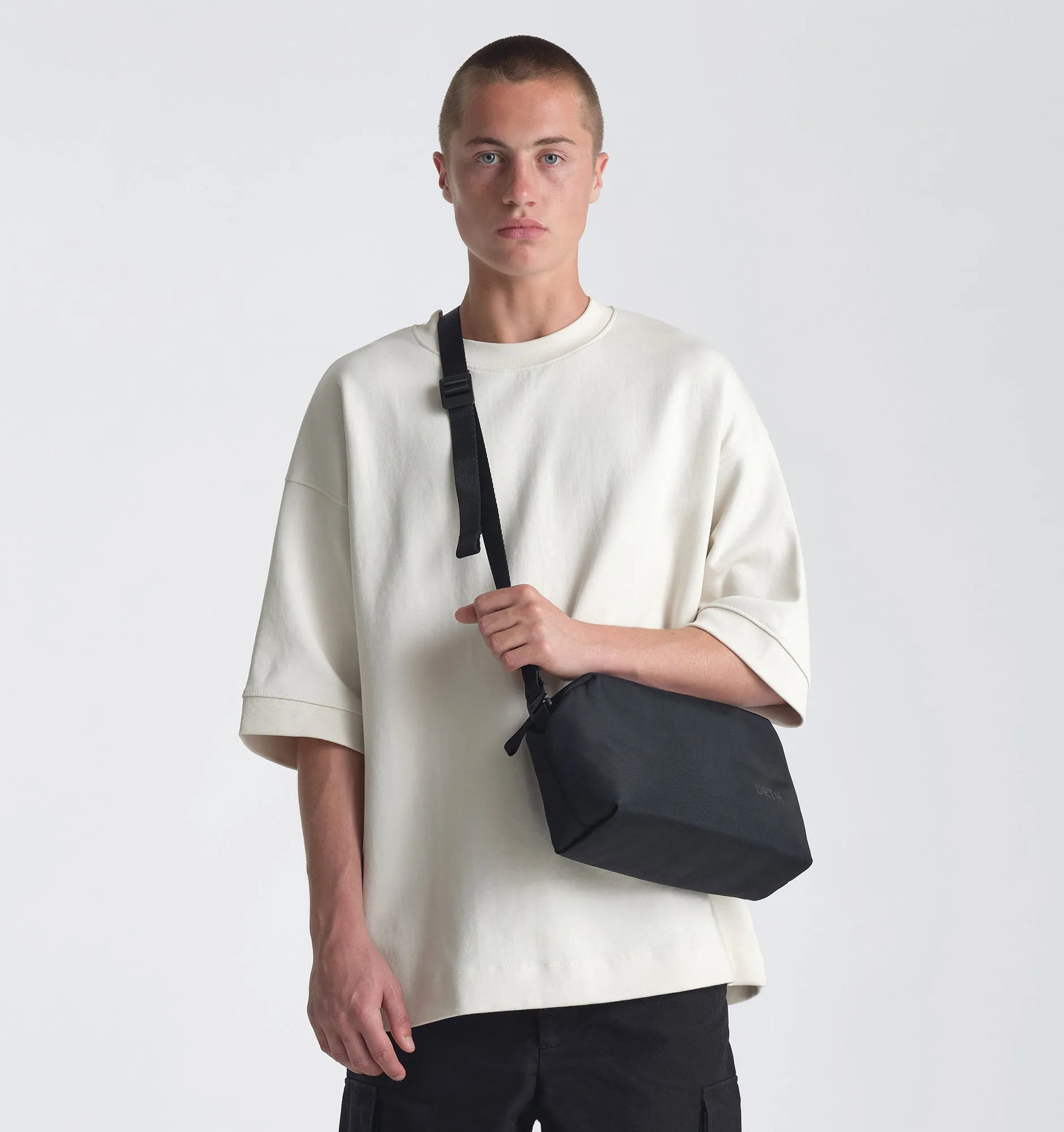 Urth Dolomite Crossbody Camera Sling